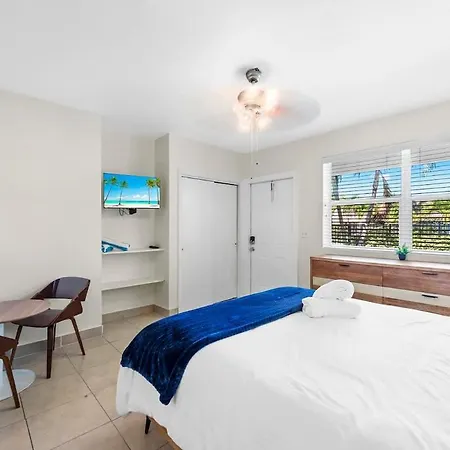 Cozy Studio In Lake Worth With Pool